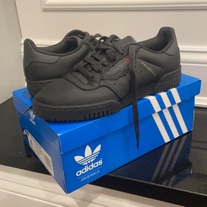 Yeezy Powerphase Calabasas Sneakers (black)
